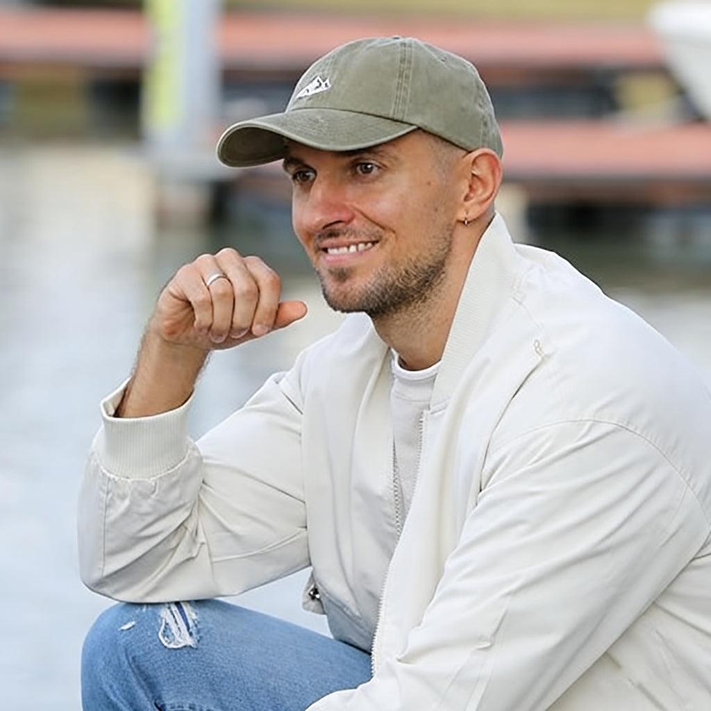Hot Sale 6 Panel Customized Embroidered Unstructured Dad Hat 6-panel Curves Brim Adjustable Buckle 100% Cotton Baseball Cap