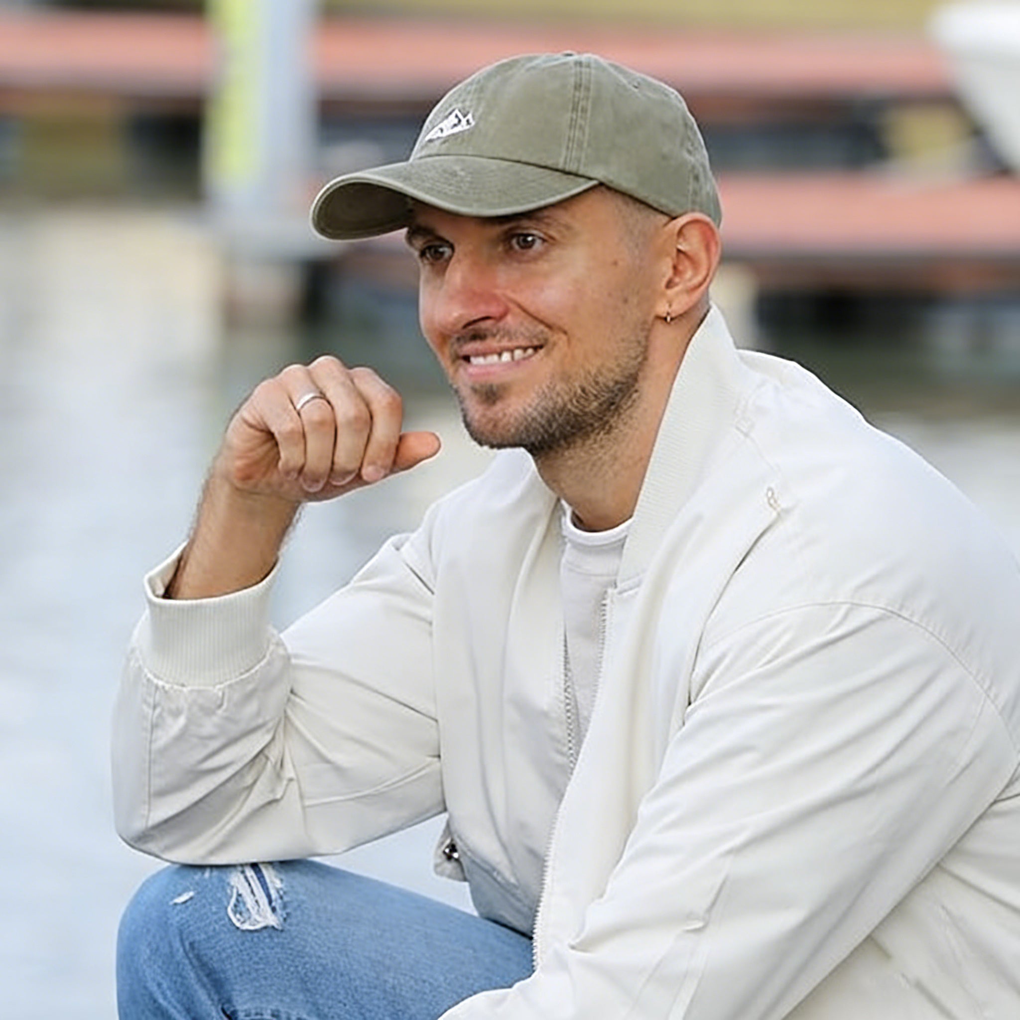 Hot Sale 6 Panel Customized Embroidered Unstructured Dad Hat 6-panel Curves Brim Adjustable Buckle 100% Cotton Baseball Cap